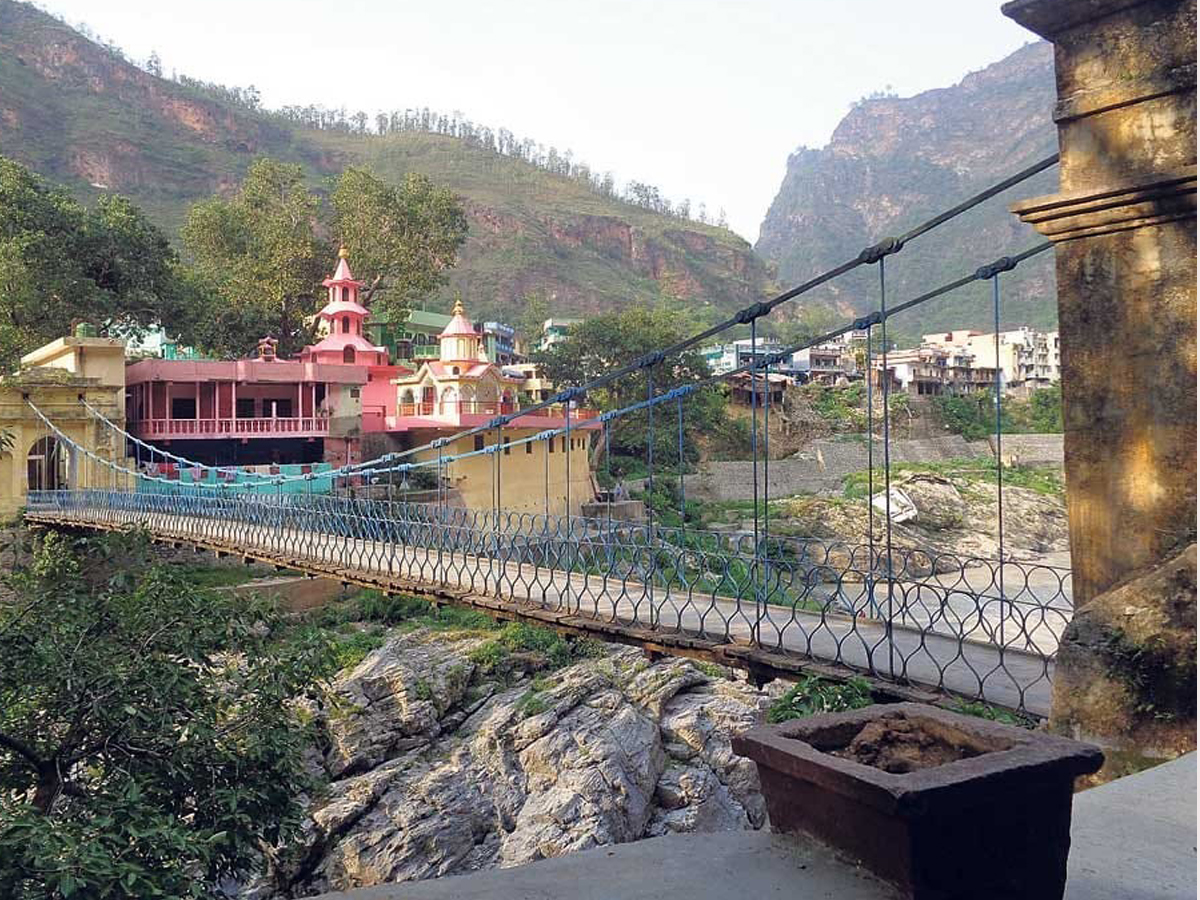 झुलाघाट पुल निर्माणको बिषय सरकारको प्राथमिकतामा परेन 